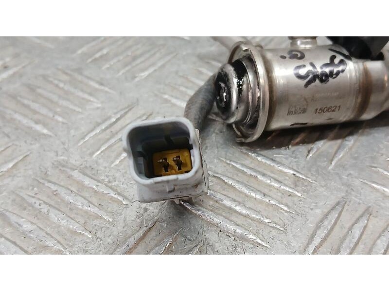 Recambio de inyector adblue para renault clio v experience referencia OEM IAM 208995377R M194401571 A2C39941900