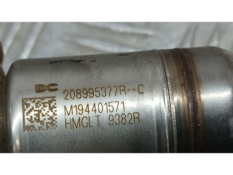 Recambio de inyector adblue para renault clio v experience referencia OEM IAM 208995377R M194401571 A2C39941900