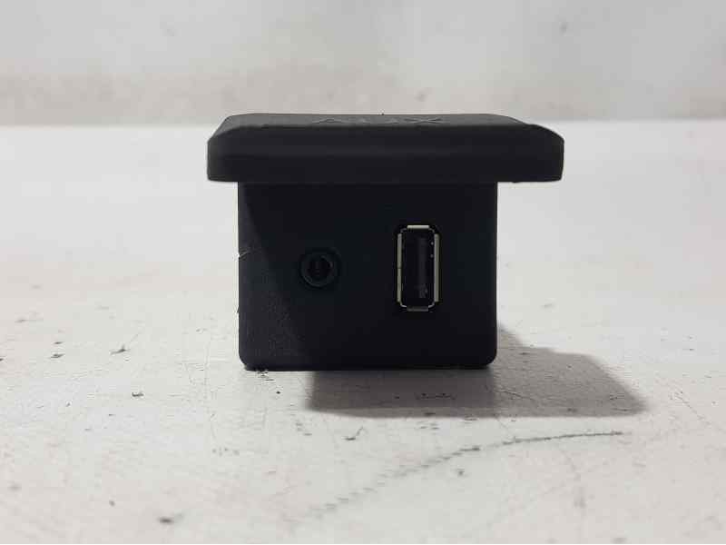 Recambio de conexion usb/aux para opel mokka excellence referencia OEM IAM 20874710  