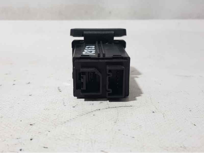 Recambio de conexion usb/aux para opel mokka excellence referencia OEM IAM 20874710  