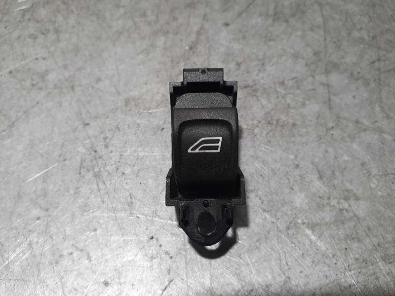 Recambio de mando elevalunas delantero derecho para volvo xc60 kinetic 2wd referencia OEM IAM 30773977  