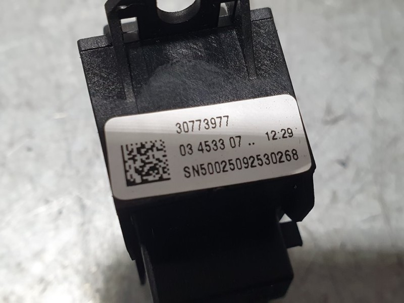 Recambio de mando elevalunas delantero derecho para volvo xc60 kinetic 2wd referencia OEM IAM 30773977  