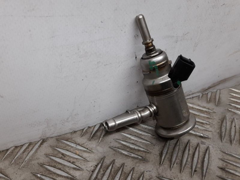 Recambio de inyector adblue para peugeot 308 gt referencia OEM IAM 9842811780  