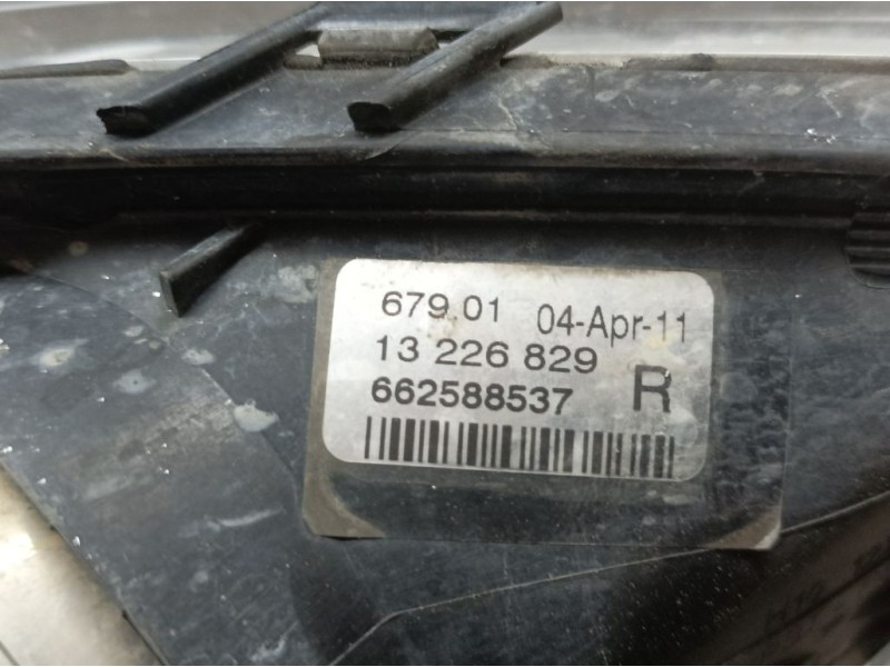 Recambio de faro antiniebla derecho para opel insignia berlina cosmo referencia OEM IAM 13226829  