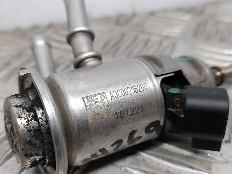 Recambio de inyector adblue para peugeot 308 gt referencia OEM IAM 9842811780  