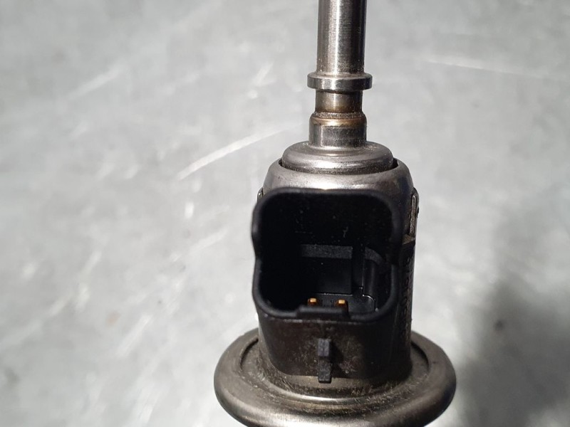 Recambio de inyector adblue para peugeot 5008 gt line 1.5 hdi 130 cv referencia OEM IAM 9813930180 J233B01878 