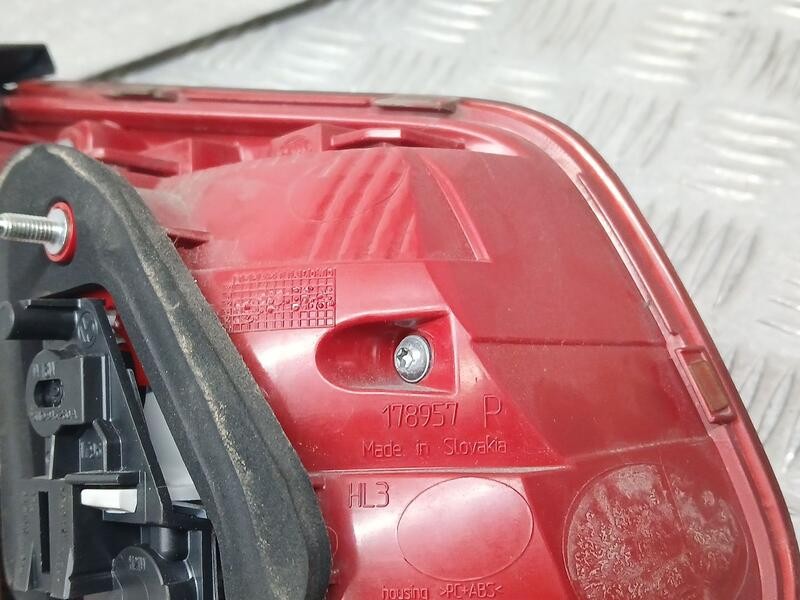 Recambio de piloto trasero derecho para volkswagen tiguan (5n2) blue motion tig referencia OEM IAM 5N0945310  INTERIOR