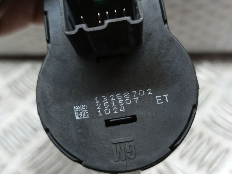 Recambio de mando luces para opel insignia berlina cosmo referencia OEM IAM 13268702  