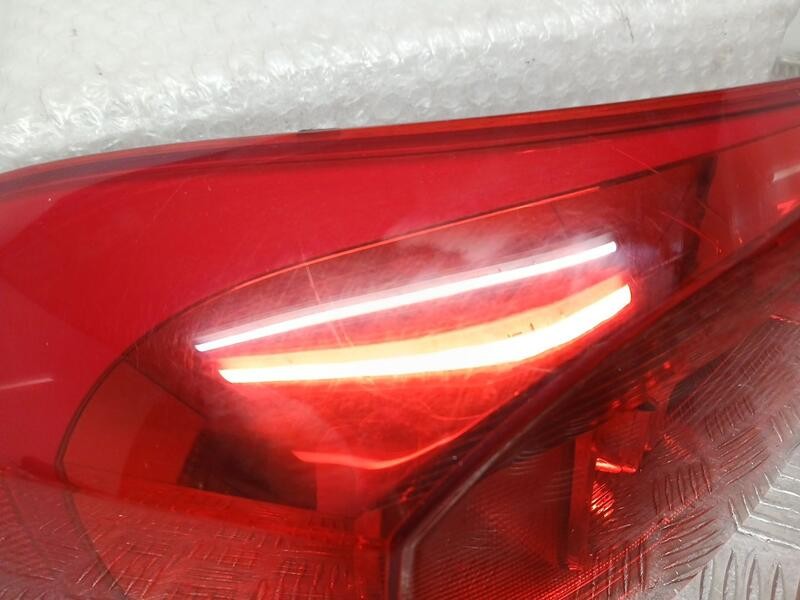 Recambio de piloto trasero izquierdo para volkswagen tiguan (5n2) blue motion tig referencia OEM IAM 5N0945095Q ROZADO EXTERIOR