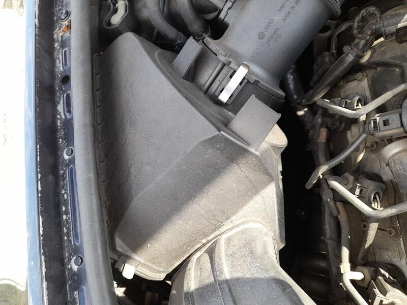 Recambio de carcasa filtro aire para audi a6 c6 avant (4f5) 3.0 tdi quattro referencia OEM IAM 4F0133837BB  
