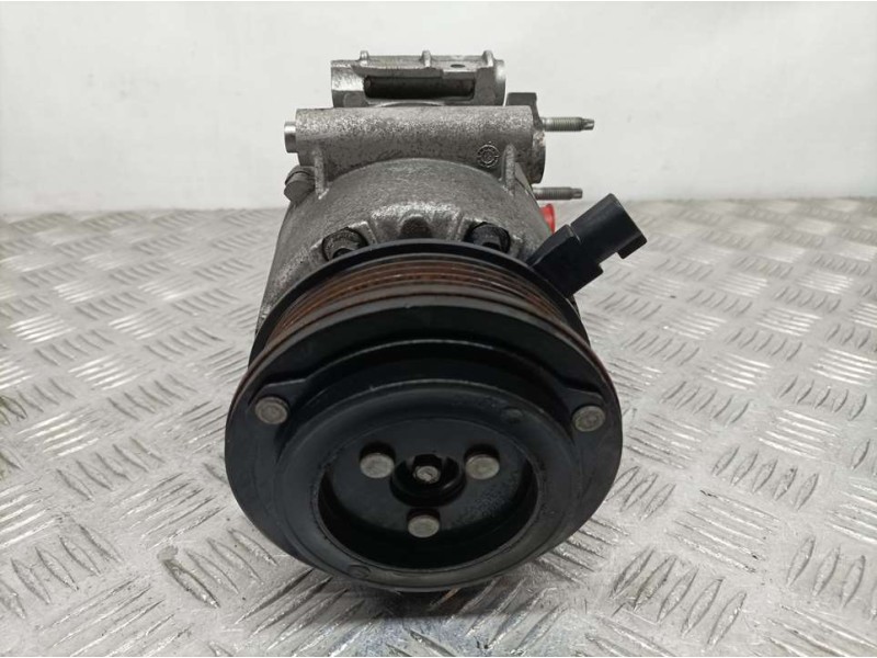 Recambio de compresor aire acondicionado para ford fiesta (ccn) ambiente referencia OEM IAM AV1119D929AB  