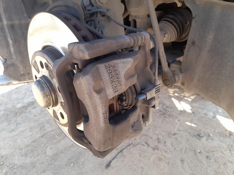 Recambio de pinza freno delantera derecha para mercedes-benz cla (w117) cla 200 referencia OEM IAM A0004216881 TRW 