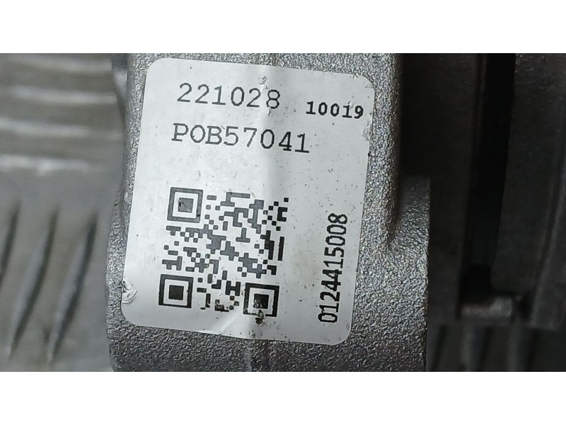 Recambio de alternador para opel astra f sedán (t92) 1.6 i (f19, m19) referencia OEM IAM 93175779 221028 0124415008