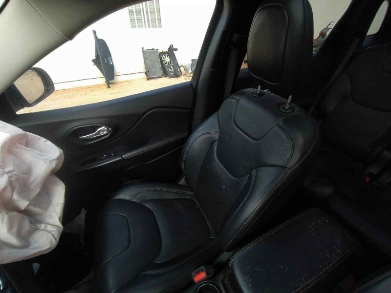 Recambio de asiento delantero derecho para jeep cherokee limited 4x2 referencia OEM IAM   ELECTRICO , C/ AIRBAG
