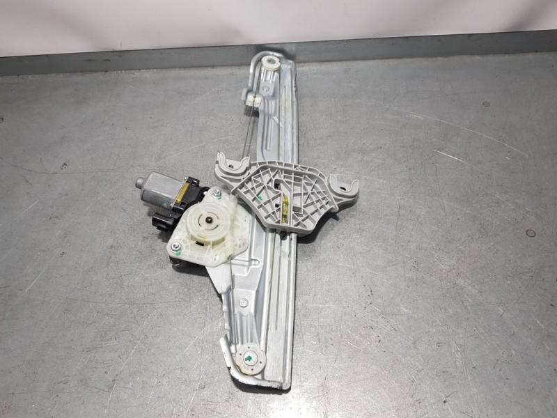 Recambio de elevalunas delantero derecho para hyundai kona pure referencia OEM IAM 82460J9000 1100889665 ELECTRICO 2 PINS