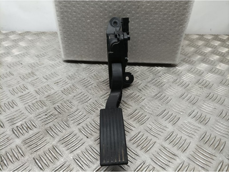 Recambio de potenciometro pedal para hyundai i20 klass referencia OEM IAM 51833722  
