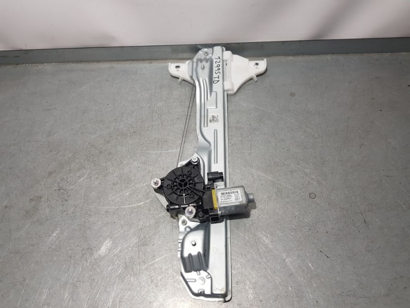 Recambio de elevalunas trasero derecho para hyundai kona pure referencia OEM IAM 83402J9000  ELECTRICO 2 PINS