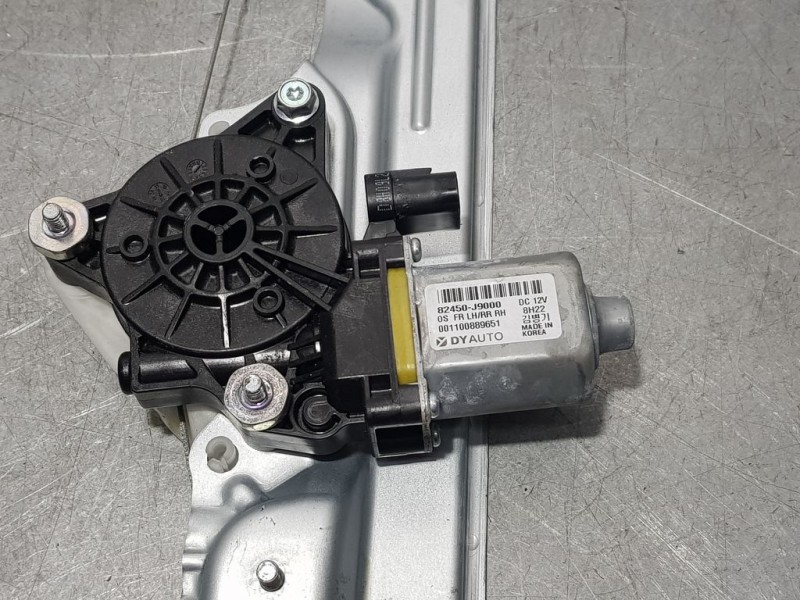 Recambio de elevalunas trasero derecho para hyundai kona pure referencia OEM IAM 83402J9000  ELECTRICO 2 PINS