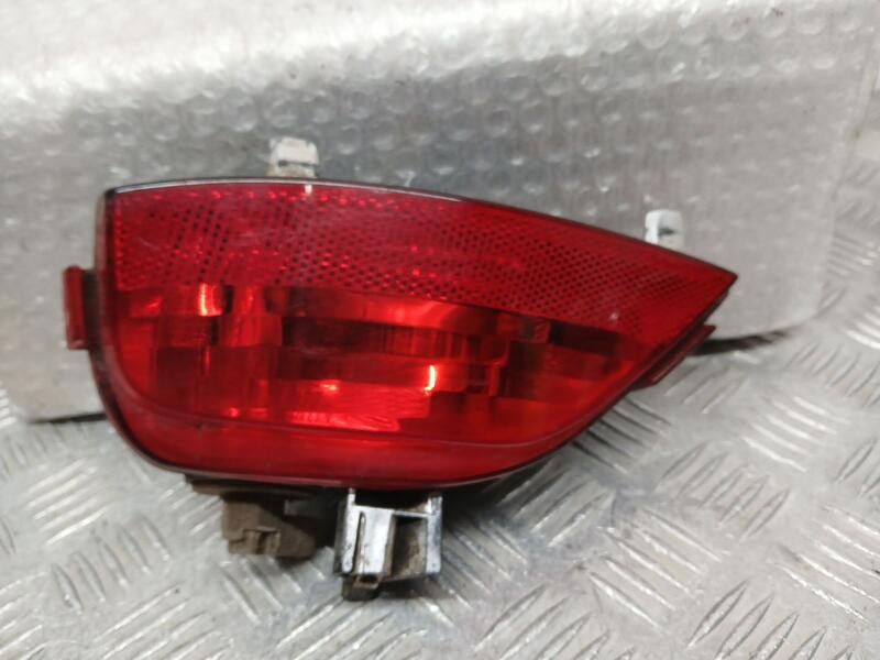 Recambio de piloto trasero izquierdo paragolpes para renault laguna iii dynamique referencia OEM IAM 265859405R  