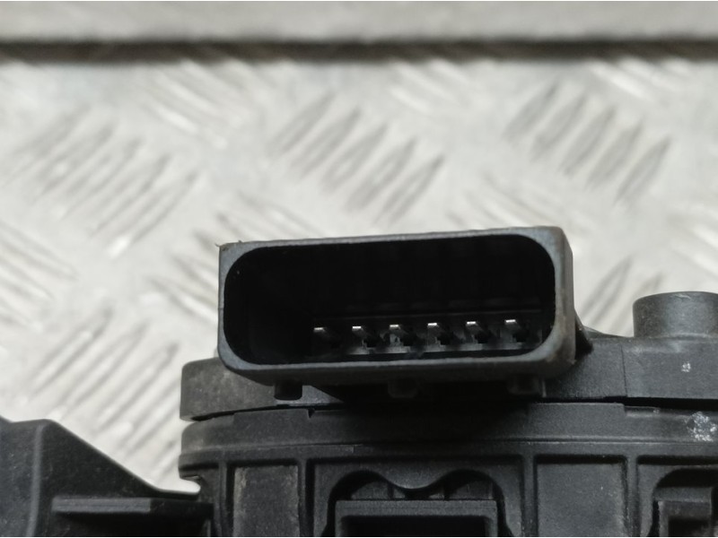 Recambio de potenciometro pedal para hyundai i20 klass referencia OEM IAM 51833722  