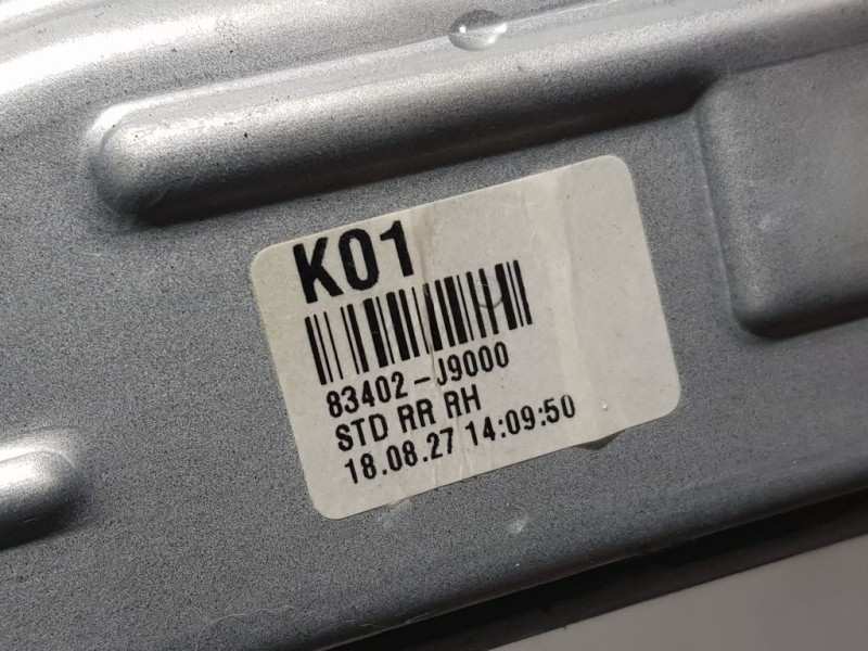 Recambio de elevalunas trasero derecho para hyundai kona pure referencia OEM IAM 83402J9000  ELECTRICO 2 PINS