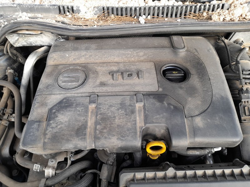 Recambio de tapa motor para seat ibiza iv (6j5, 6p1) 1.4 tdi referencia OEM IAM 04B103925B  