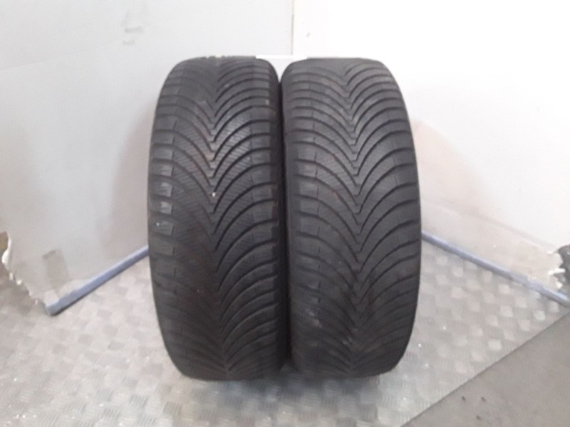 Recambio de neumatico pareja para neumaticos reutilizados - referencia OEM IAM 2255518102V KUMHO 225/55/18/102V