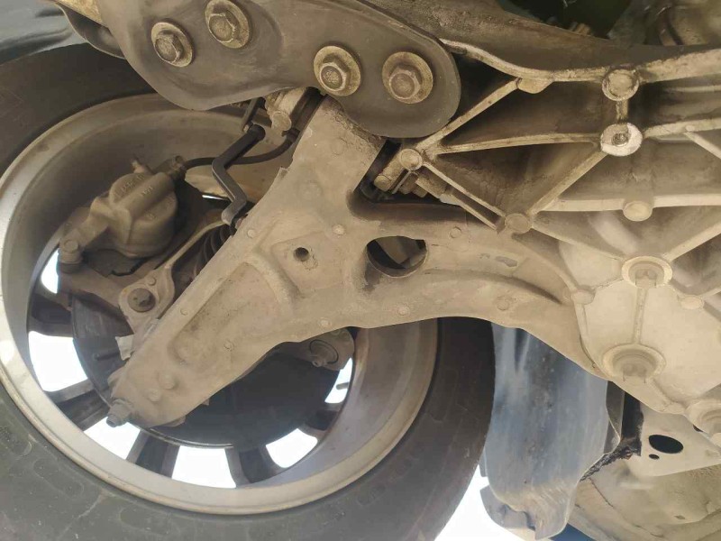 Recambio de brazo suspension inferior delantero derecho para jeep cherokee limited 4x2 referencia OEM IAM 68210238AG  