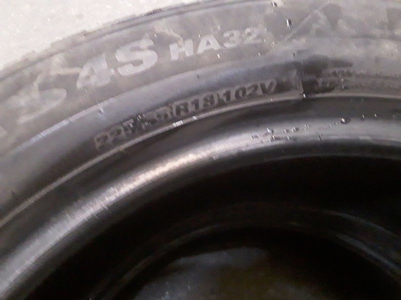 Recambio de neumatico pareja para neumaticos reutilizados - referencia OEM IAM 2255518102V KUMHO 225/55/18/102V