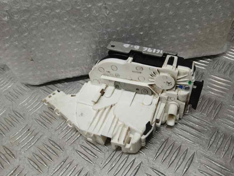 Recambio de cerradura puerta delantera derecha para jeep cherokee limited 4x2 referencia OEM IAM 68164358AB  ELECTRICA