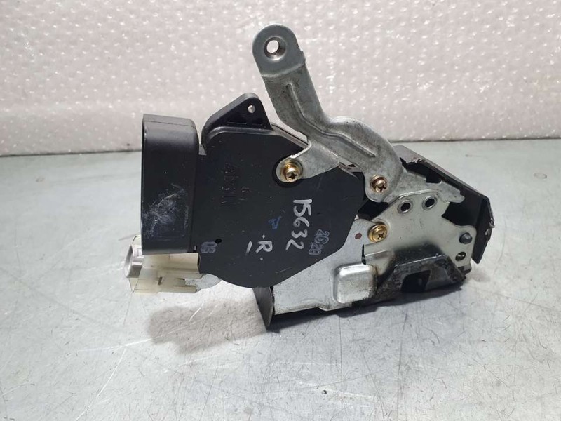 Recambio de cerradura maletero / porton para toyota rav 4 (a2) 2.0 luna 4x4 referencia OEM IAM SIN REF  6 Y 2 CABLES