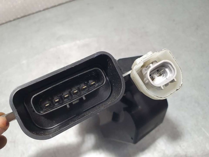 Recambio de cerradura maletero / porton para toyota rav 4 (a2) 2.0 luna 4x4 referencia OEM IAM SIN REF  6 Y 2 CABLES