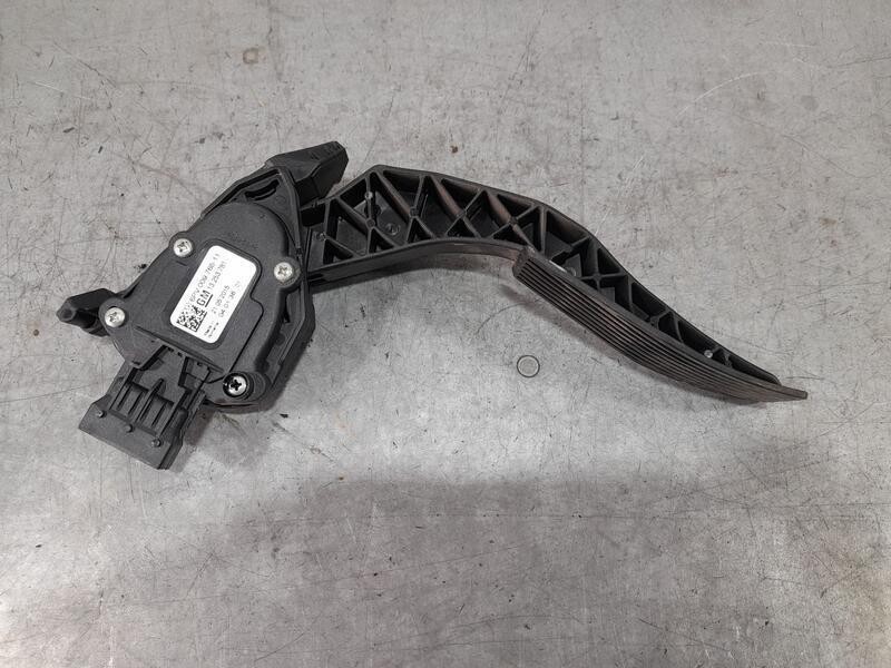 Recambio de potenciometro pedal para opel zafira tourer c (p12) 1.6 cdti (75) referencia OEM IAM 13253781  