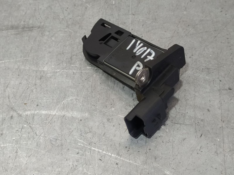 Recambio de caudalimetro para peugeot 3008 access referencia OEM IAM 9677093080  HITACHI