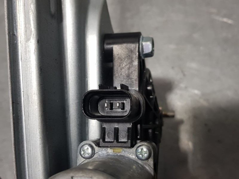 Recambio de elevalunas trasero izquierdo para hyundai kona pure referencia OEM IAM 83401J9000  ELECTRICO 2 PINS