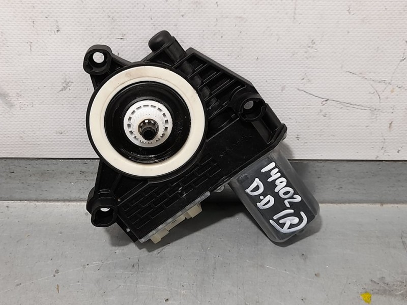 Recambio de motor elevalunas delantero derecho para bmw serie 1 lim. (f40) 118d referencia OEM IAM CMOA0760L  ELECTRICO