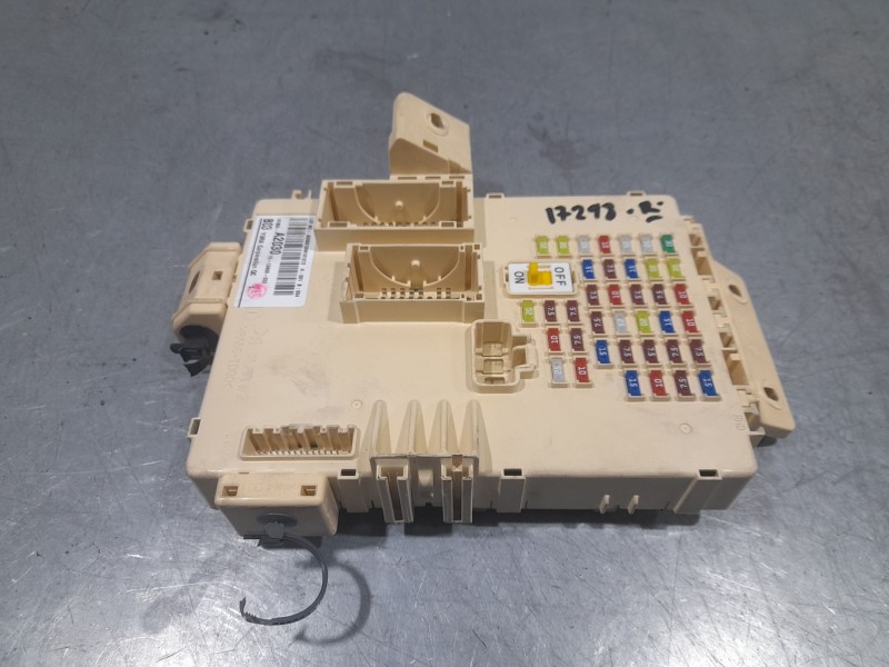 Recambio de caja reles / fusibles para kia cee´d (jd) 1.6 crdi 110 referencia OEM IAM 91950A2030  