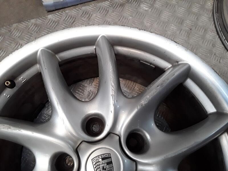 Recambio de juego llantas aluminio para porsche cayenne (9pa) s 4.5 referencia OEM IAM 9X19 5 TORN ET60 ALUMINIO ROZADAS