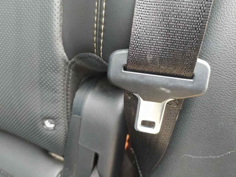 Recambio de cinturon seguridad trasero izquierdo para jeep cherokee limited 4x2 referencia OEM IAM 1UU571C5AD  