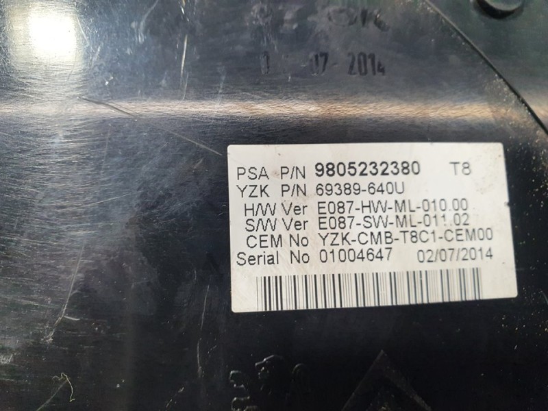 Recambio de cuadro instrumentos para peugeot 3008 access referencia OEM IAM 9805232380 69389640U 