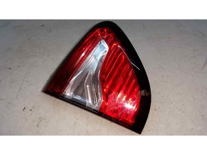 Recambio de piloto trasero izquierdo para renault captur 5 p referencia OEM IAM  INTERIOR FALSO