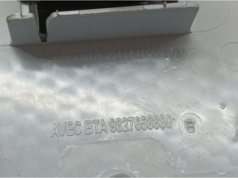 Recambio de luz interior para peugeot 208 (p2) active referencia OEM IAM 9827658880  