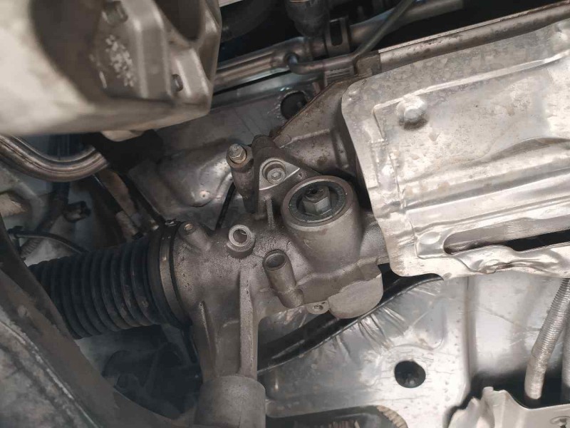 Recambio de cremallera direccion para jeep cherokee limited 4x2 referencia OEM IAM 68369260AA  ELECTRO-MECANICA