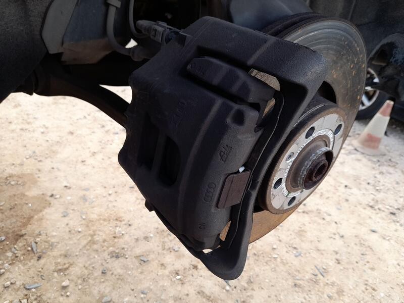 Recambio de pinza freno delantera derecha para audi a6 c6 avant (4f5) 3.0 tdi quattro referencia OEM IAM 4F0615124 ATE 
