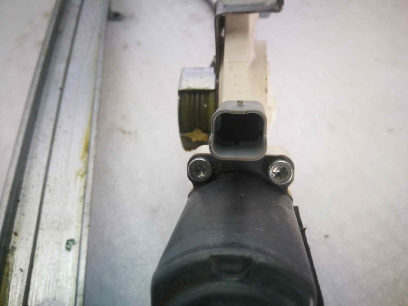 Recambio de elevalunas delantero izquierdo para nissan micra (k12e) 1.2 cat referencia OEM IAM 130822202  DOS PINS