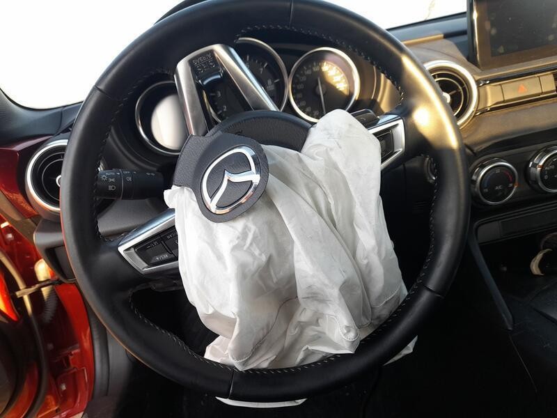 Recambio de volante para mazda mx-5 iv (nd__) 1.5 (nd6e) referencia OEM IAM N2433298202  