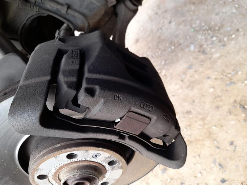 Recambio de pinza freno delantera izquierda para audi a6 c6 avant (4f5) 3.0 tdi quattro referencia OEM IAM 4F0615123 ATE 