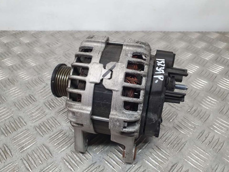 Recambio de alternador para nissan x-trail (t32) acenta referencia OEM IAM 231004BE0AE F000BL0841 BOSCH