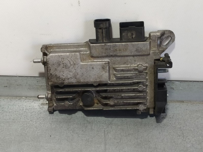 Recambio de centralita start / stop para peugeot 3008 access referencia OEM IAM 9811208080 28447927 DELPHI