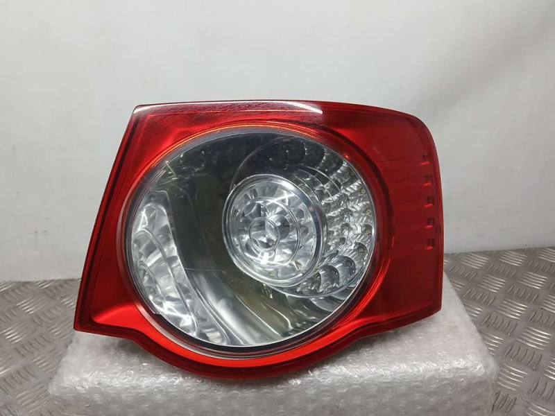 Recambio de piloto trasero derecho para volkswagen jetta (1k2) advance referencia OEM IAM 1K5945096G  EXTERIOR HELLA ROZADO